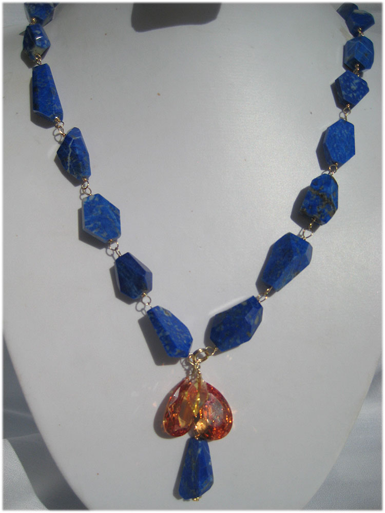 stunning bright blue lapiz necklace with pendants